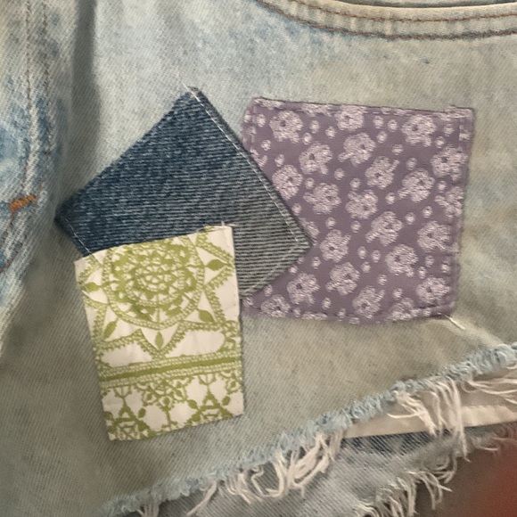 Levi high waisted denim shorts - Picture 3 of 3